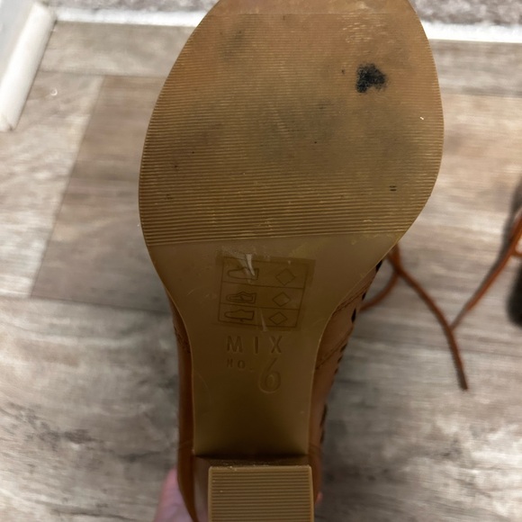 Mix 6 healed lacey sandal - Picture 5 of 5